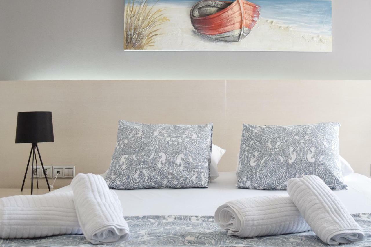 Poseidon By Heloni Apartments Piraeus Exterior photo